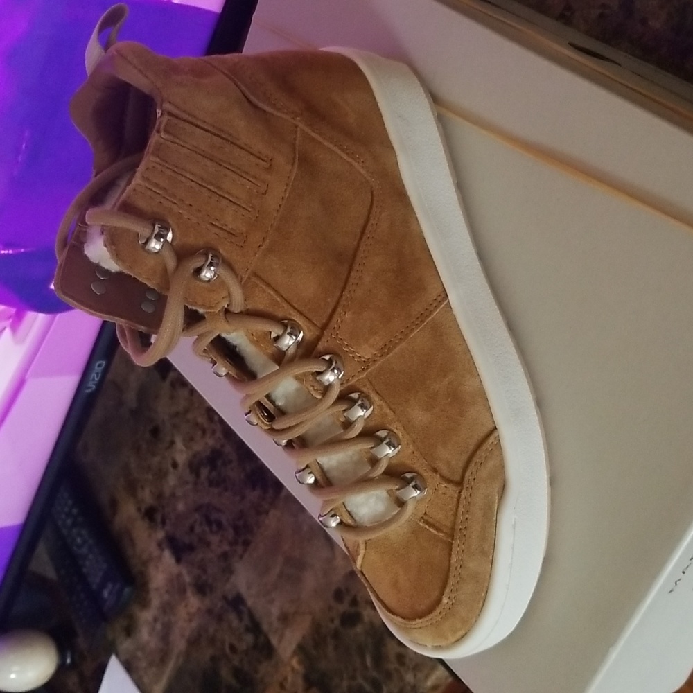 Marc Fisher mally boots..no fur inside. Pleather interior
